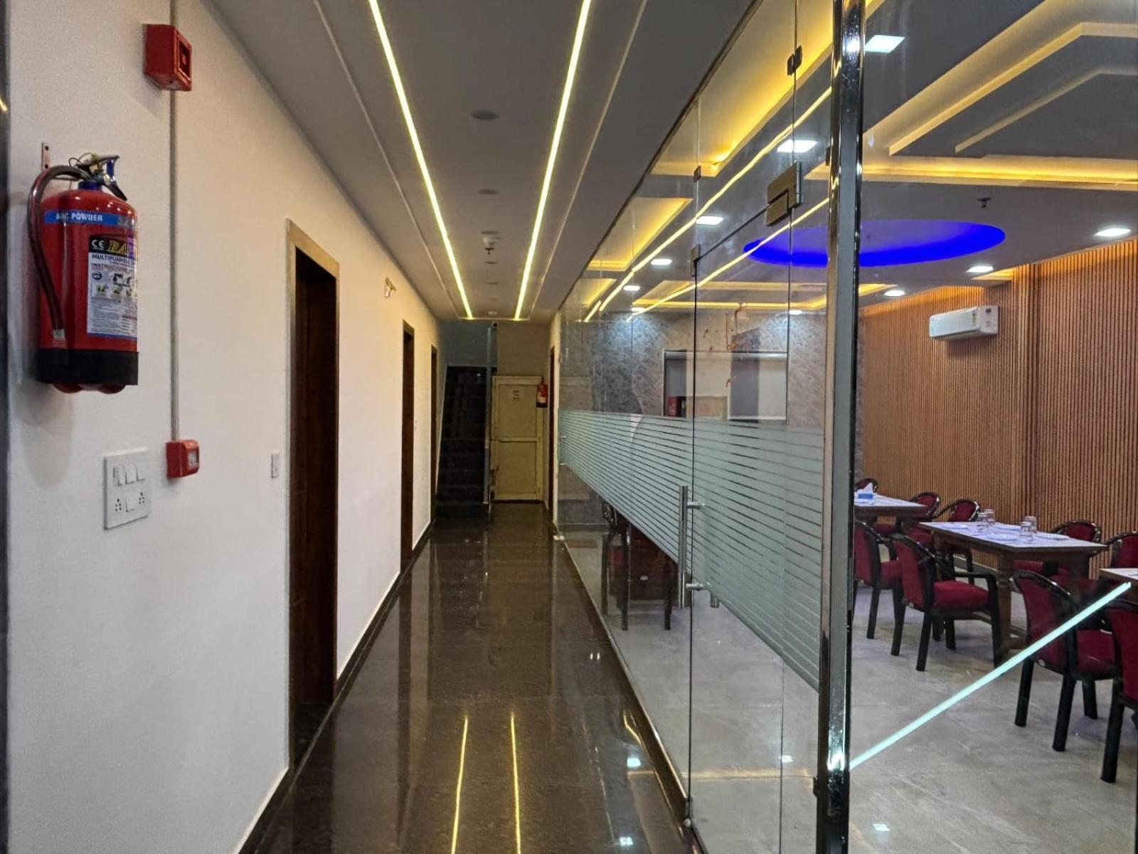 Hotel Ganga Palace - Agra آغْرا المظهر الخارجي الصورة